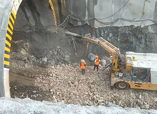 隧道混凝土噴射機(jī)械手施工視頻